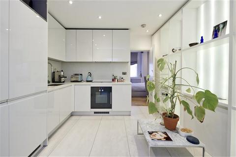 1 bedroom flat for sale, Radley Mews, London, W8