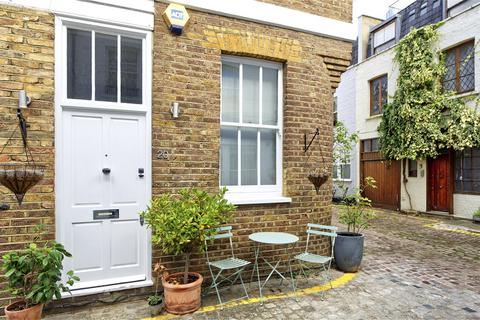 20 Radley Mews, London, W8 6JP