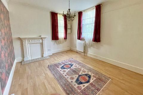 2 bedroom flat for sale, Southampton Street, FARNBOROUGH GU14