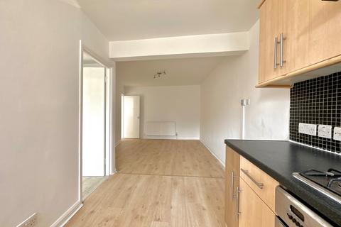 2 bedroom apartment to rent, Waldram Crescent London SE23