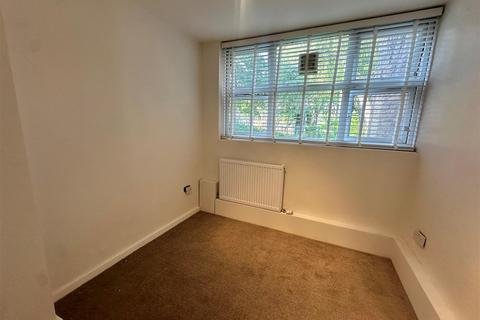 2 bedroom flat to rent, Este Road, London SW11