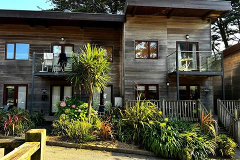 2 bedroom house to rent, Towan Valley Resort, Porthtowan, Truro, TR4 8FJ