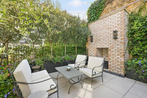 2 bedroom terraced house for sale, Cadogan Lane, London, SW1X