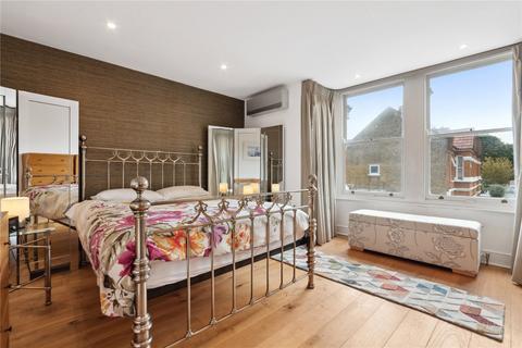 4 bedroom end of terrace house for sale, The Avenue, London, W4