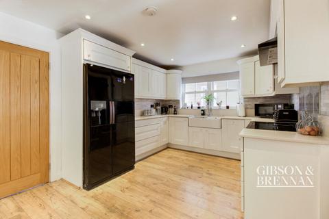 Monterey House Central Avenue, Stanford-le-hope, SS17 8HG