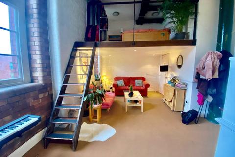 Studio to rent, Buchanans Wharf South, Bristol BS1