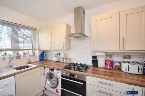 2 bedroom semi-detached house for sale, Sarre Avenue, Hornchurch, RM12