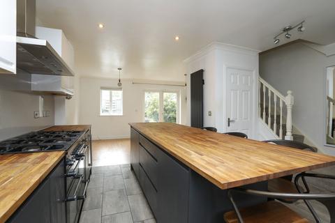 3 bedroom terraced house for sale, Chaplains Walk, Chartham, CT4