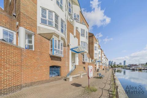 2 bedroom flat for sale, Finland Street, Rotherhithe, SE16