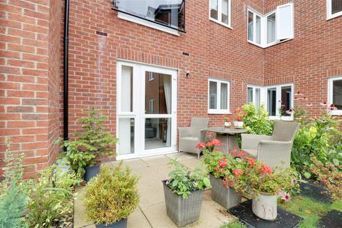 1 bedroom apartment for sale, The Oaks, Cedar Avenue, Alsager