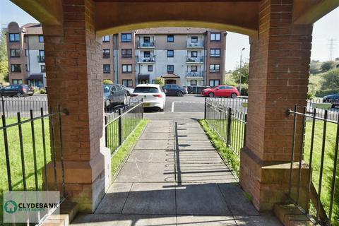 3 bedroom flat to rent, Craigton Street, Clydebank G81