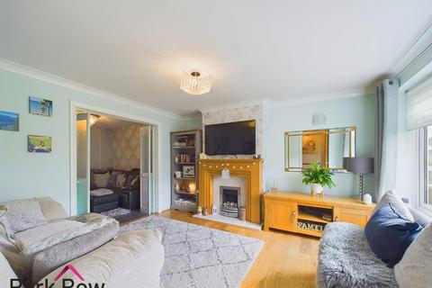 3 bedroom semi-detached house for sale, Rowan Place, Garforth, Leeds