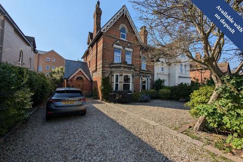 1 bedroom flat to rent, Manor Road, Folkestone, CT20