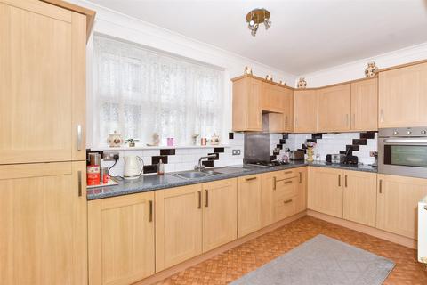 3 bedroom detached house for sale, Constitution Road, Chatham, Kent