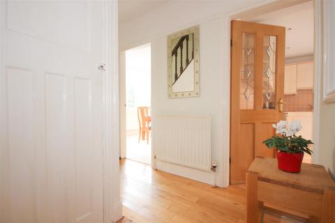 2 bedroom house to rent, Castle Lane, Warwick