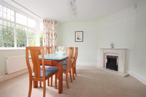 2 bedroom house to rent, Castle Lane, Warwick