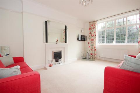 2 bedroom house to rent, Castle Lane, Warwick