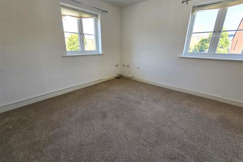 2 bedroom flat for sale, Barley Leaze, Chippenham