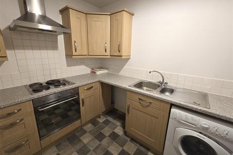 2 bedroom flat for sale, Barley Leaze, Chippenham