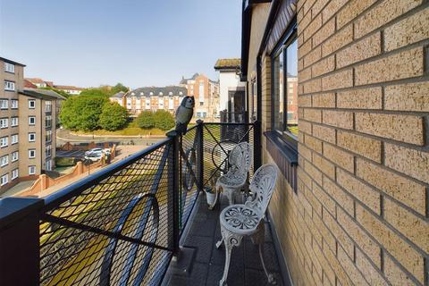 4 bedroom apartment for sale, Dolphin Quay, North Shields