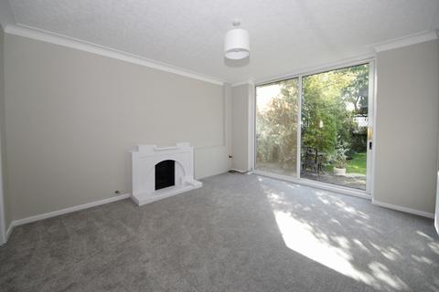 4 bedroom detached house to rent, Old Park Road South, Enfield, EN2