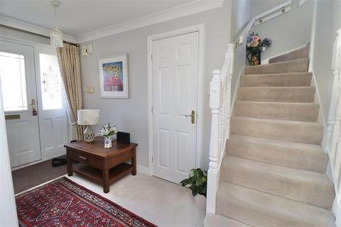 82 Broadmanor, Pocklington, York, YO42 2GB