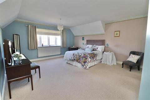 82 Broadmanor, Pocklington, York, YO42 2GB