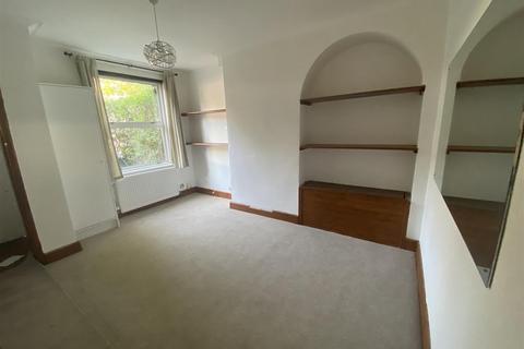 2 bedroom house to rent, Tylecroft Road, London