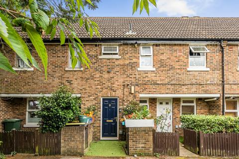 31 Lions Close, London, SE9 4HG