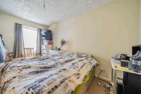 31 Lions Close, London, SE9 4HG
