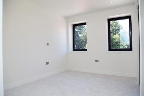 3 bedroom apartment to rent, Miramar Lodge, Tenterden Grove, Hendon NW4