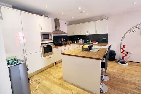 2 bedroom flat for sale, 93a Grey Street, Newcastle upon Tyne, Tyne and Wear, NE1 6EG