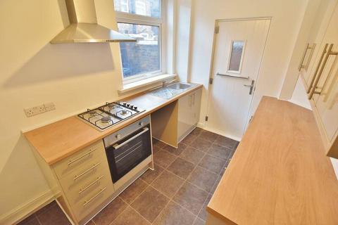 2 bedroom flat to rent, Eglinton Road, London SE18