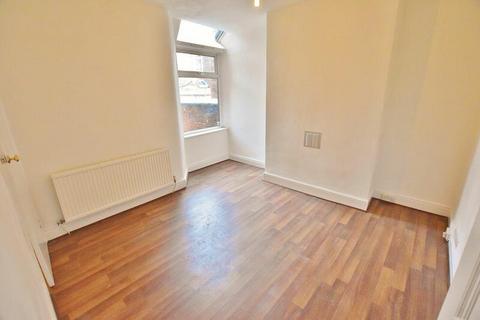 2 bedroom flat to rent, Eglinton Road, London SE18