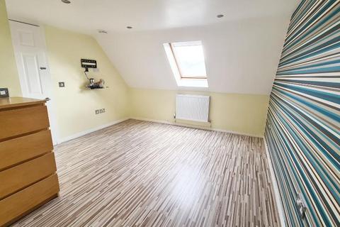 3 bedroom flat to rent, Bowling Lane, Leith, Edinburgh, EH6