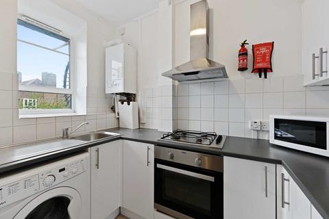 4 bedroom flat to rent, Australia Road, White City Estate, London W12 7QF