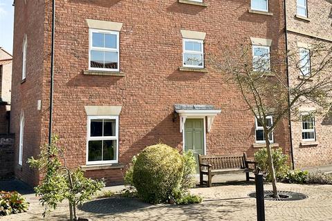 2 bedroom flat for sale, Wilkinsons Court, Easingwold, York