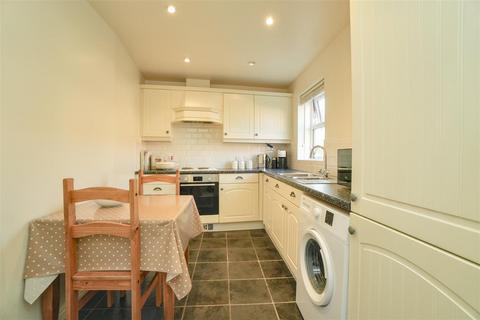 2 bedroom flat for sale, Wilkinsons Court, Easingwold, York