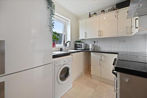 1 bedroom flat to rent, Gunnersbury Gardens, Acton, W3