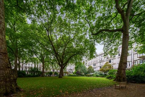 1 bedroom apartment for sale, Ennismore Gardens London SW7