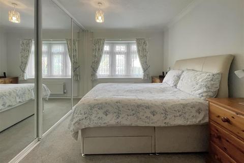 7 Beech Rise, Sonning Common, Reading, RG4 9TJ