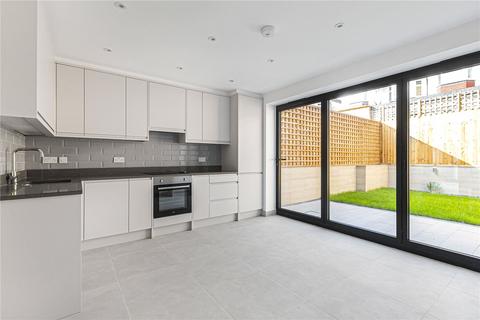 4 bedroom terraced house for sale, Chase Road, London, N14