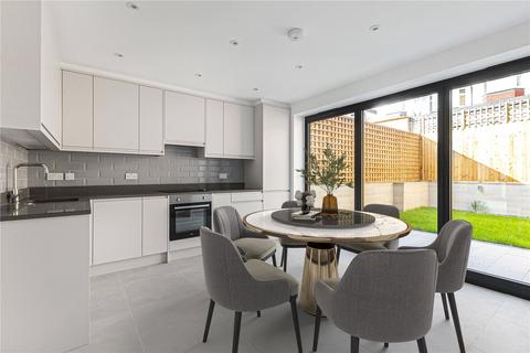 4 bedroom terraced house for sale, Chase Road, London, N14