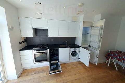 2 bedroom apartment to rent, 1 Graham Road