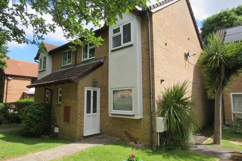 3 bedroom semi-detached house to rent, Ashlet Gardens, New Milton