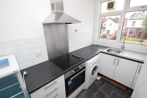 1 bedroom flat to rent, Clarage House, Long Lane, Halesowen B62