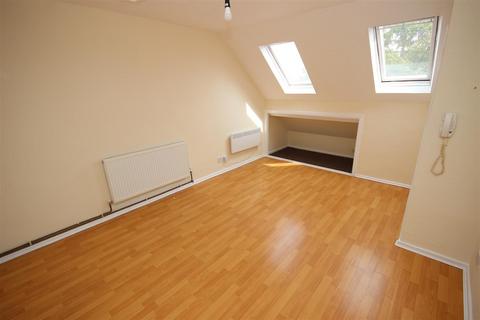 1 bedroom flat to rent, Clarage House, Long Lane, Halesowen B62