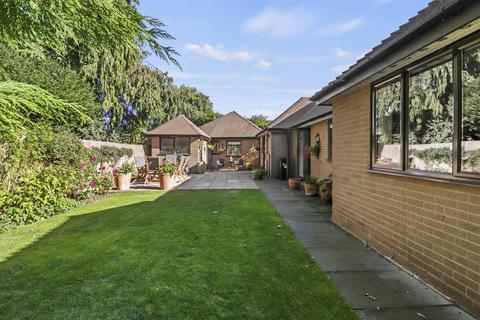 6 bedroom detached bungalow for sale, Berry Lane, Wootton Village, Northampton