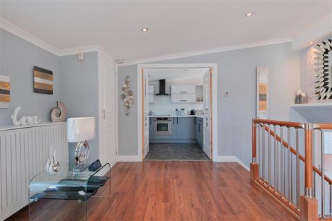 5d Balloch View, Cumbernauld, Glasgow, G67 1HE