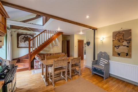 4 bedroom semi-detached house for sale, Cruckton Hall Gardens, Cruckton, Shrewsbury